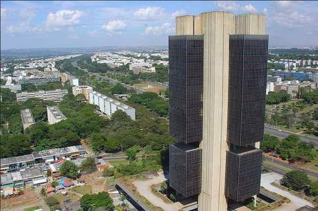 Bolsonaro aprova transferência do Coaf para o Banco Central